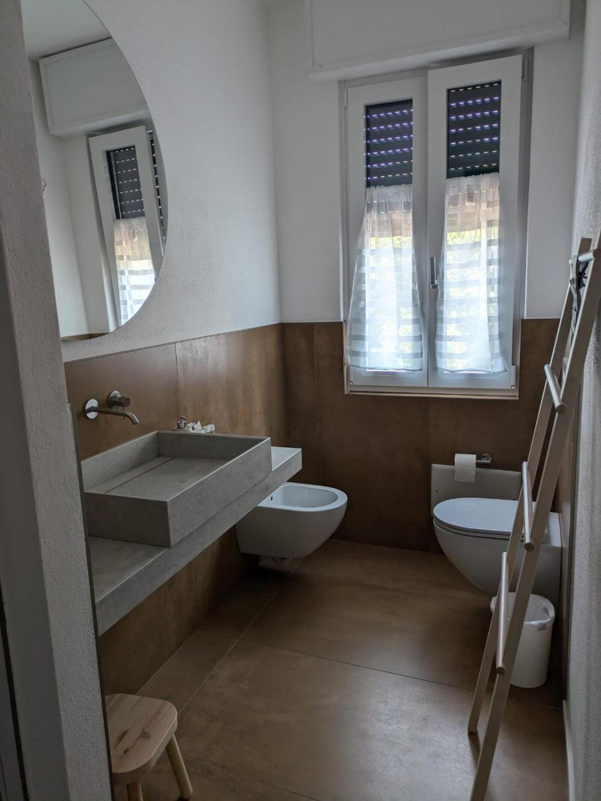 B&B Colori Del Lago Brebbia Bilik gambar